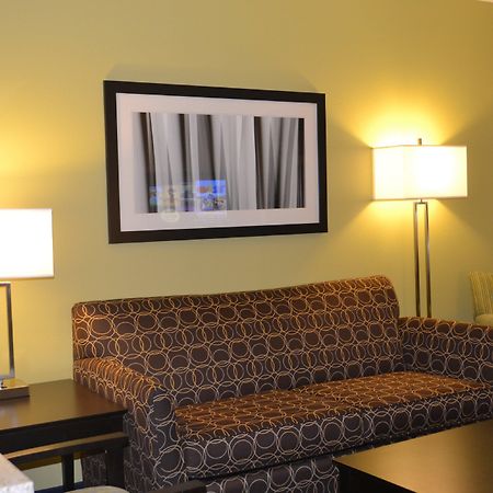Holiday Inn Express Hotel & Suites Bloomington-Normal University Area By Ihg Номер фото