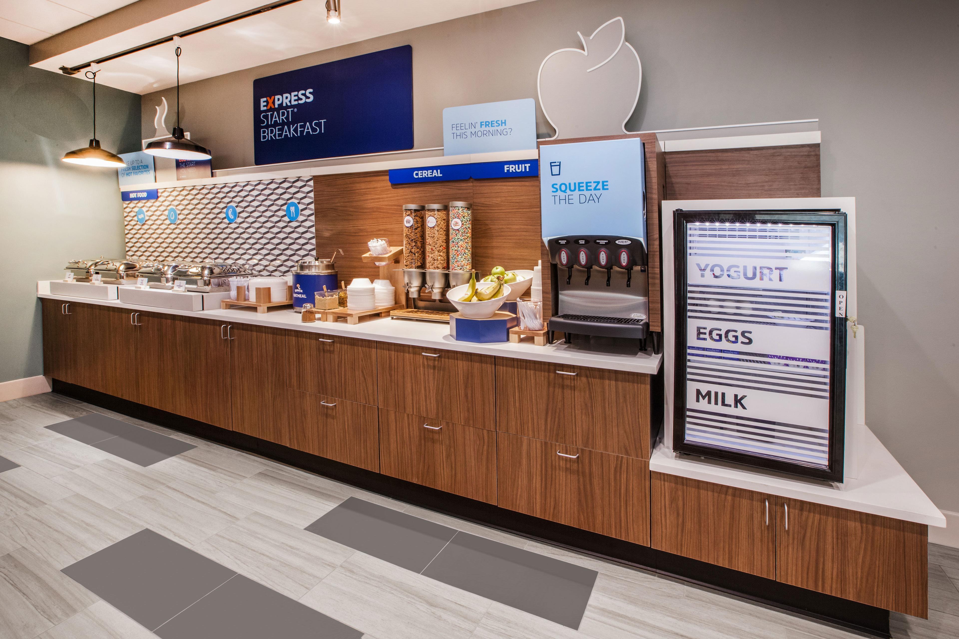 Holiday Inn Express Hotel & Suites Bloomington-Normal University Area By Ihg Екстер'єр фото