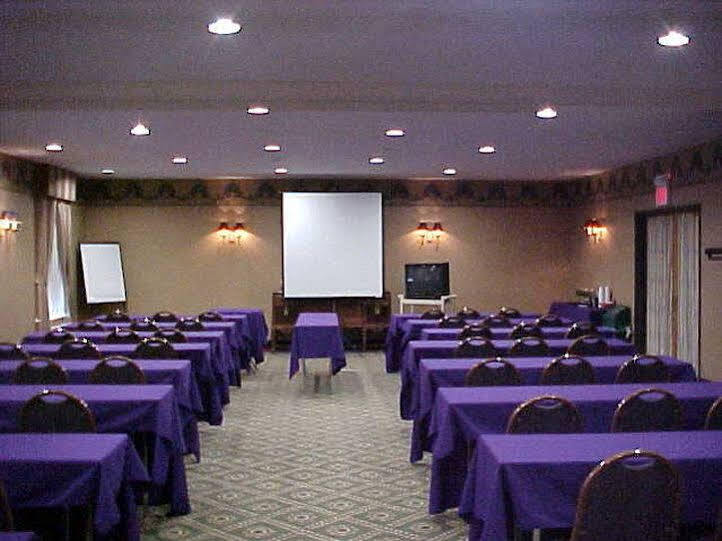Holiday Inn Express Hotel & Suites Bloomington-Normal University Area By Ihg Екстер'єр фото